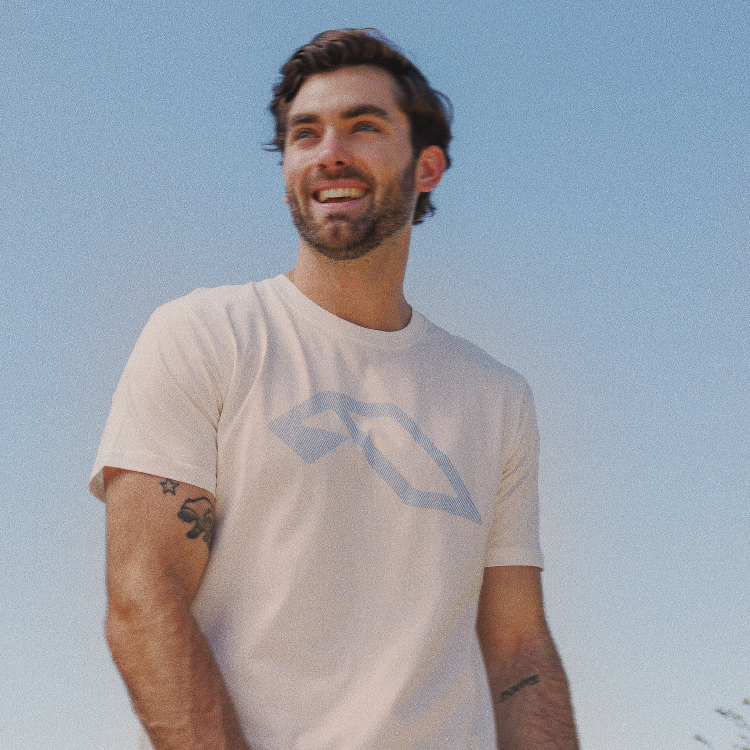 Anjunabeats Anjunabeats Outdoors Tee / Natural Tee Anjunabeats Outdoors Tee / Natural - S