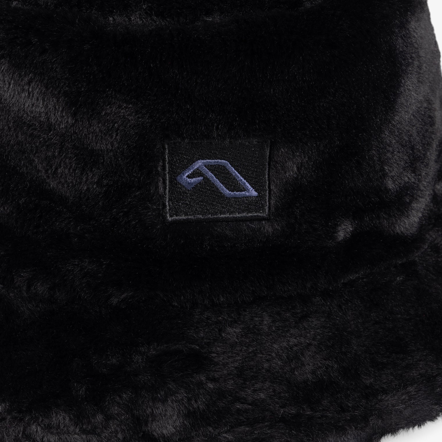 Anjuna Reversible Fluffy Bucket Hat / Black & Blue