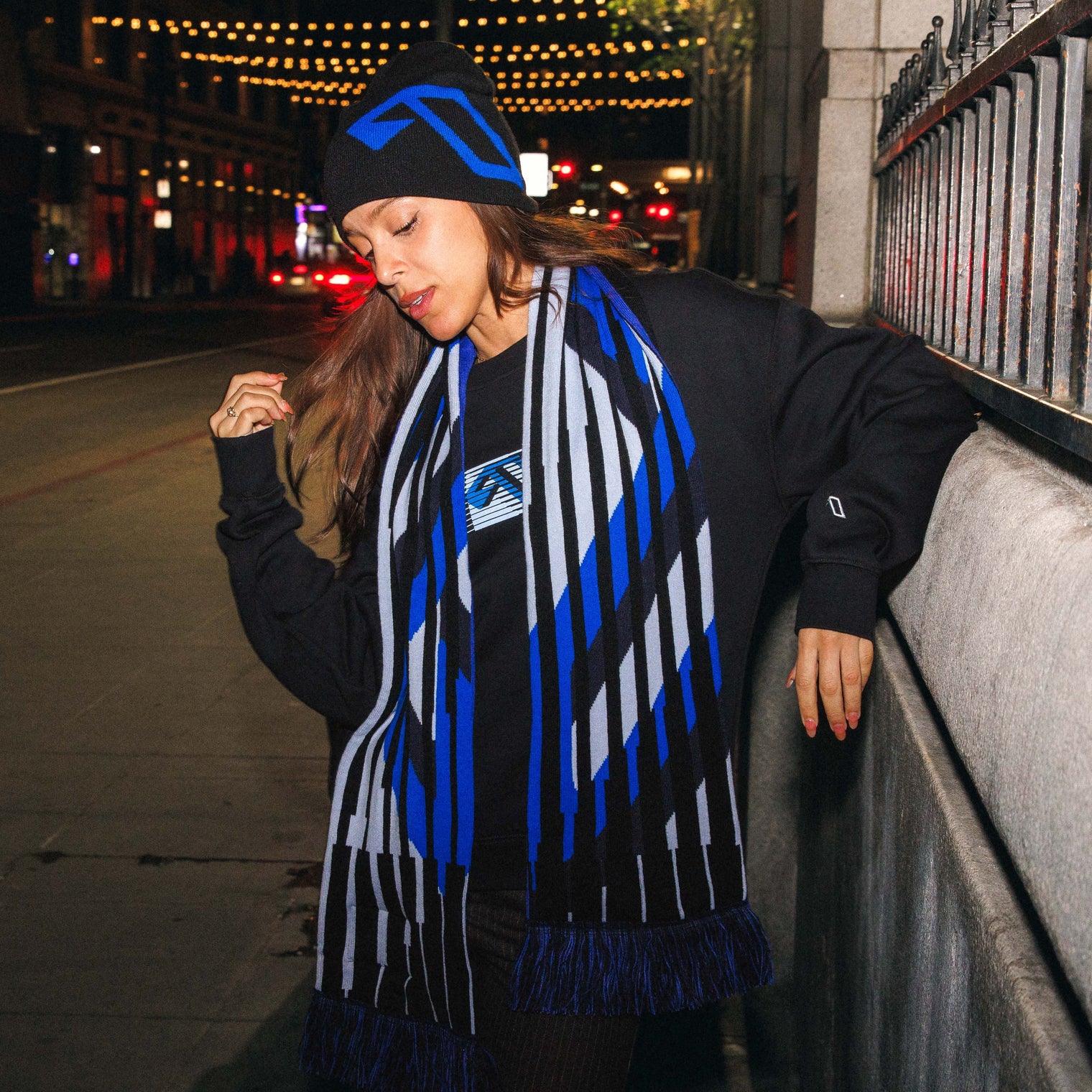 Anjuna Movement Graphic Sweatshirt / Black