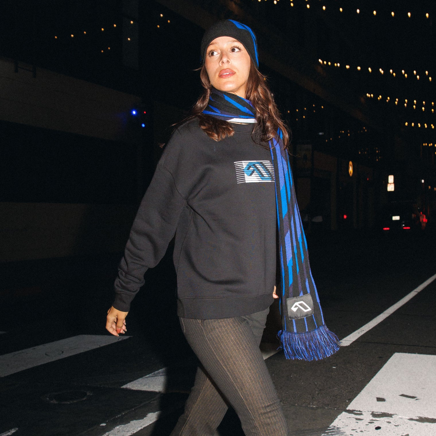 Anjuna Movement Scarf / Black & Blue