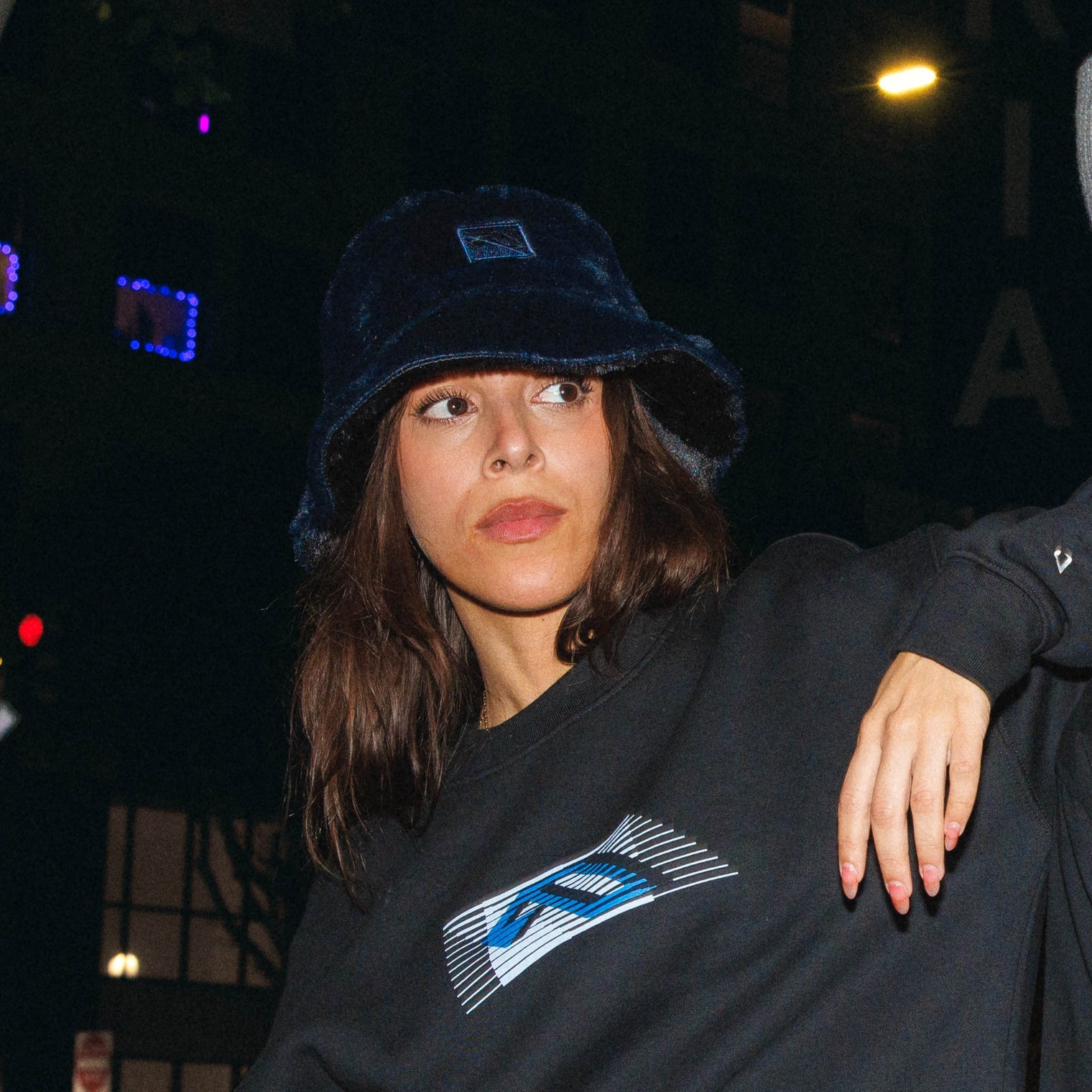 Anjuna Reversible Fluffy Bucket Hat / Black & Blue