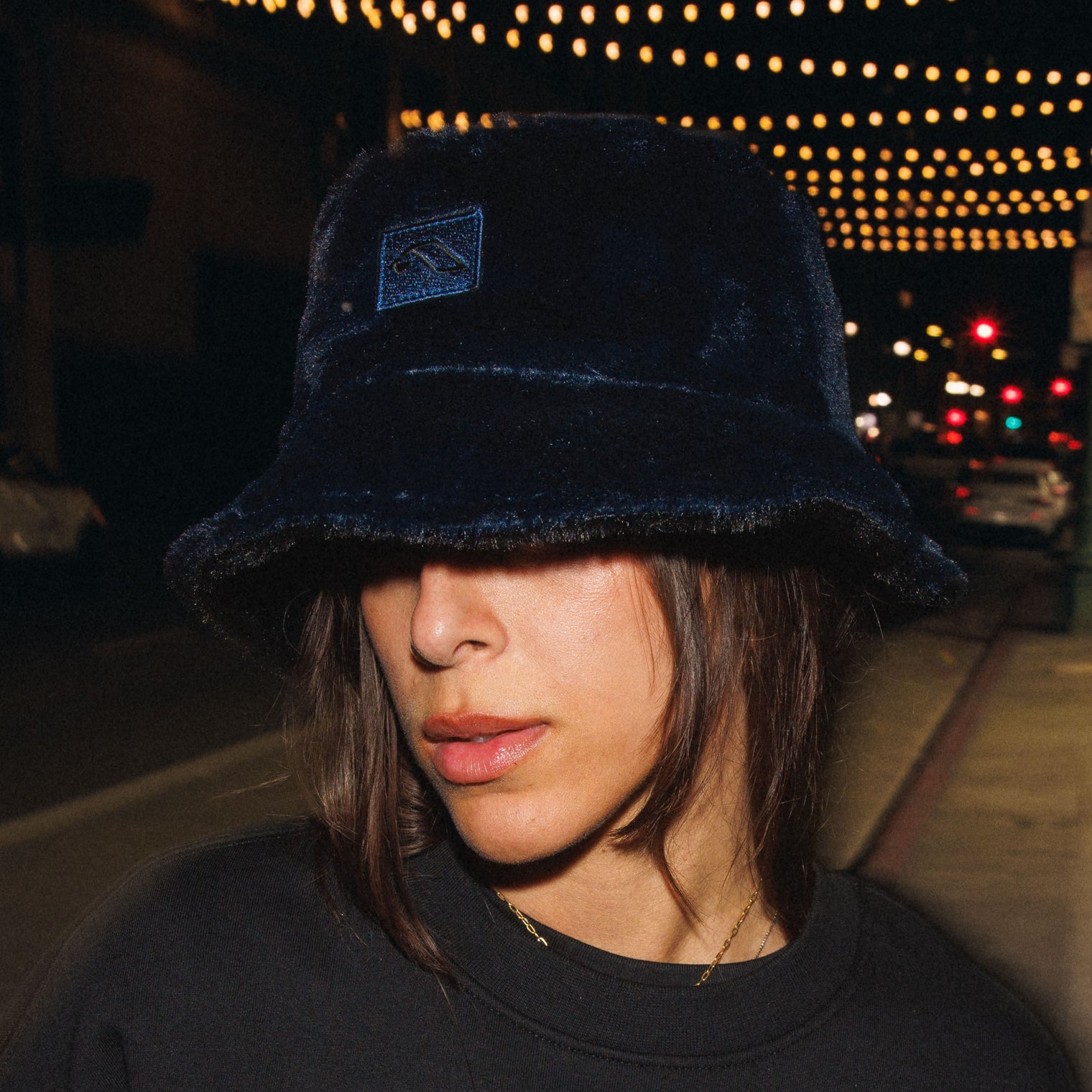 Anjuna Reversible Fluffy Bucket Hat / Black & Blue